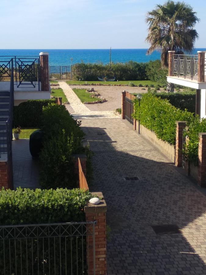Mansarda Camelie Via Dei Normanni, 45 Villa Campofelice Di Roccella Eksteriør bilde
