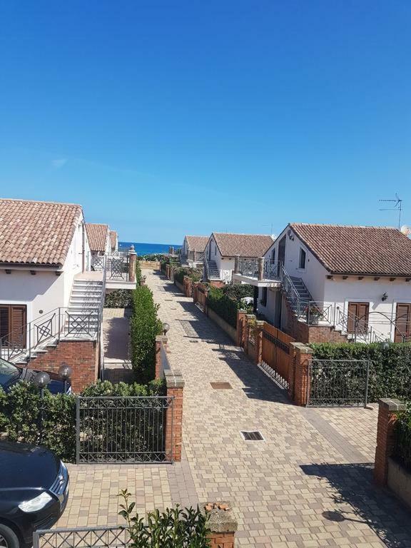Mansarda Camelie Via Dei Normanni, 45 Villa Campofelice Di Roccella Eksteriør bilde