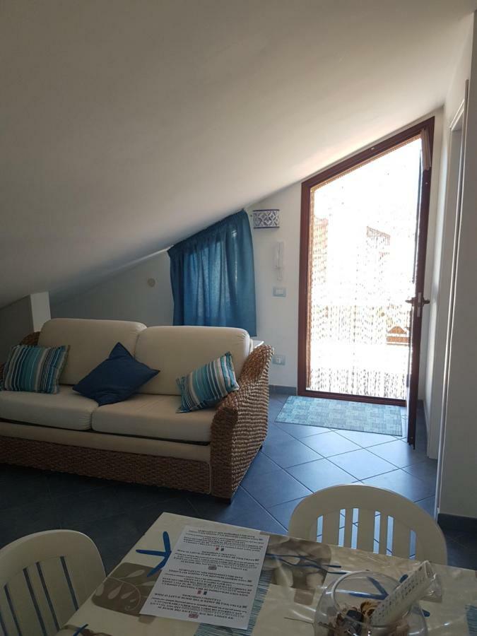 Mansarda Camelie Via Dei Normanni, 45 Villa Campofelice Di Roccella Eksteriør bilde